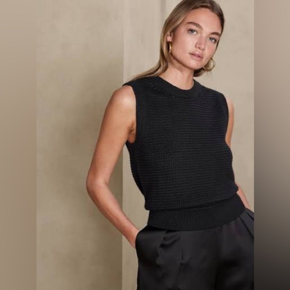 Banana Republic Open-Stitch Sweater Tank in Black Size XS